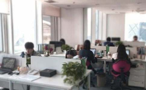 ���ڰ칫����Ա�Ĵ�ְ����6ƪ