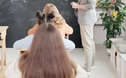 �а���ṫ���ν̰���˼��С�õĻ�԰��