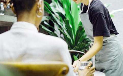 ���˱���Ա���ı�����8ƪ