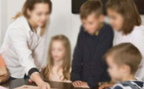 �ж���ʦ�ؿ�ף��������