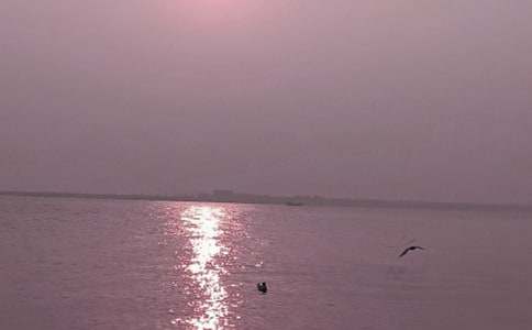 �ӱ��ػʵ��׺�����ʯ���δ�