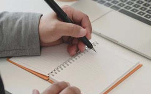 有关小鸡写作文300字汇总10篇